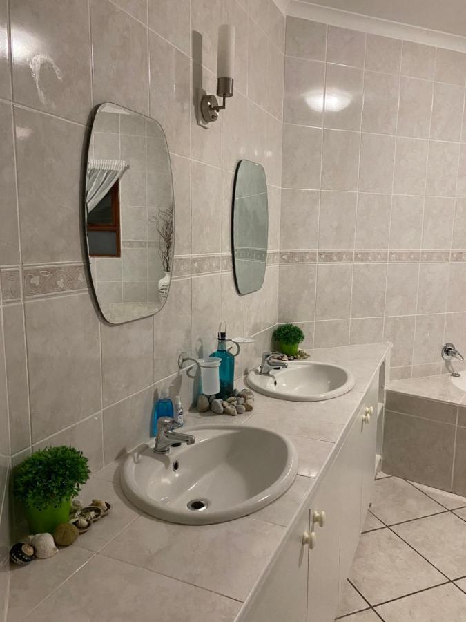 Sea Jewel Villa Пърли Бийч Екстериор снимка